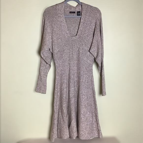 Moda International Women’s knit  V- Neck long Slv  Midi Tan Knit Dress  Sz. Sm - Picture 1 of 9